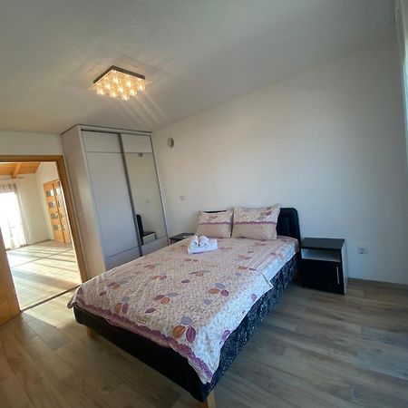 Villa Leona Palushaj Donji Stoj Extérieur photo